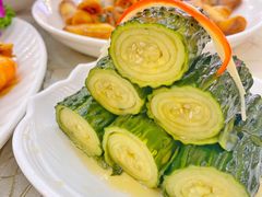 小吃青瓜-轩记海鲜餐厅·四十五年老字号·经典粤菜(西区彩虹店)