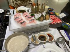 -红鼎豆捞·非遗鲍皇汤火锅(宝丰路店)