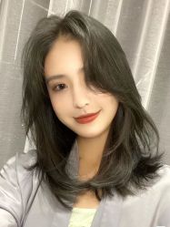 -丝语萱形象