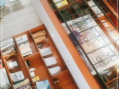-彳亍咖啡·这里(水湾路店)