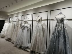 -Renee芮亦婚纱(原丽莎)