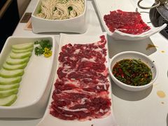 -左庭右院鲜牛肉火锅(金山万达店)