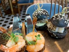 -La Mer Restaurant & Lounge