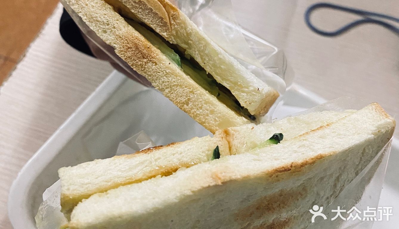 很多人在排队买，很害怕老板和我们说卖完了