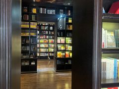 -钟书阁(松江泰晤士小镇店)