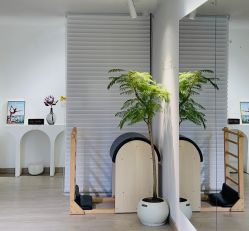 -闺蜜瑜伽·普拉提女性塑形馆