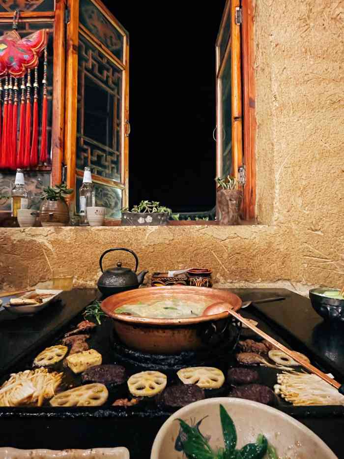 阿惹妞火塘·彝族风情火塘铜锅宴-"团建到大理聚餐的地点,位于大理
