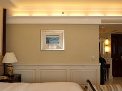 -深圳富苑皇冠假日套房酒店