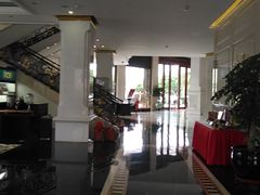 -茂名熹龙国际大酒店(人民广场高铁站店)