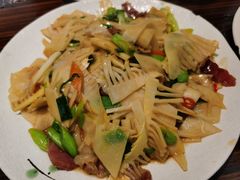肉片炒春笋-民间瓦缸煨汤館(嵩山路店)