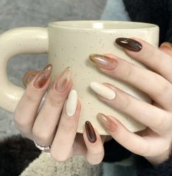 -桃色美甲沙龙