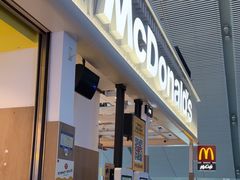 -麦当劳(深圳北站B2检票口楼上)