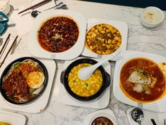 金针菇海鲜豆腐煲-曼玉餐厅(中原万达店)