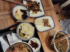 -云阿蛮云南生烫牛肉米线(奉贤路店)