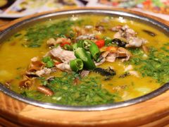 红河元阳梯田三宝-老滇山寨•云南特色菜•地方菜•民族风情歌舞表演(金碧店)