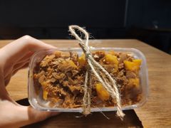芋泥咸蛋黄肉松盒子-邮差