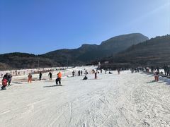 -济南卧虎山滑雪场