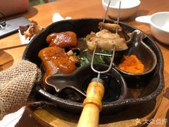 个旧烤猪蹄-云海肴·汽锅鸡·云南菜(广安门天虹店)