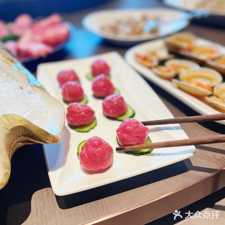可以俯瞰重庆的高级粤菜火锅餐厅我来啦!