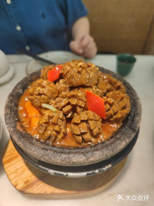 潮堂 · 潮州菜(恒隆广场店)石锅手打牛肉丸图片