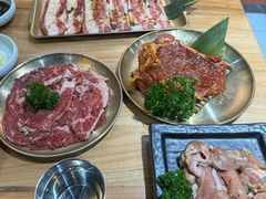 -汉城烤肉·黑金冠(华山路店)