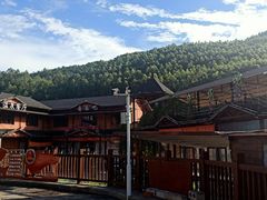 -十万大山布透温泉