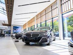 -上海宝信宝马4S店