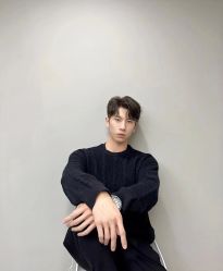 -一家只做男发烫染的店