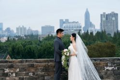 -雪中彩影婚纱摄影·微光艺术中心