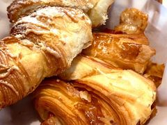 黄金流奶羊角-麦田工坊(月湖店)