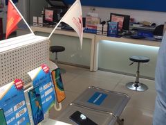 -中国移动周家嘴路营业厅-地上停车场