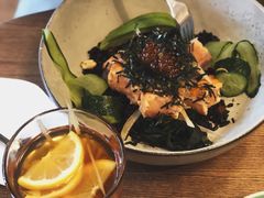 煎三文鱼腌蘑菇和风碗配红米-Wagas沃歌斯(合生汇店)