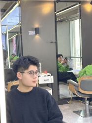 -藤野造型烫发染发