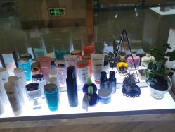 -八佰伴8008星级形象店