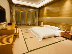 -白桦林温泉谷