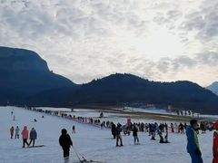 -济南卧虎山滑雪场