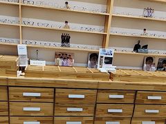 -豪门视光·星趣控·蔡司依视路眼镜代理商(中央大街店)