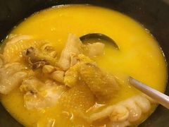 -鲜入围煮花胶鸡海鲜火锅