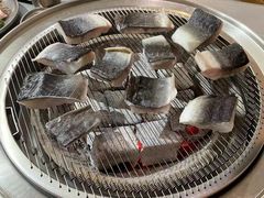 -围炉肉舍•炭烤活鳗•丹东海鲜烤肉(步行街店)