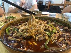 -一品红烧鸭特色川菜(三岔湖店)