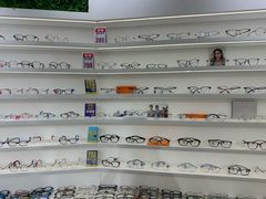 -美式眼镜·授权蔡司.依视路.尼康.豪雅.明月(南翔印象城店)