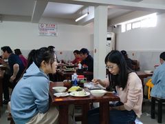 大堂-宝瑞门钉肉饼店