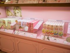 美瞳货柜展示-4iNLOOK美瞳店(中山公园龙之梦店)