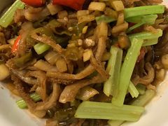 小炒嫩仔驴肉-醉美东江·三文鱼·烧鸡公