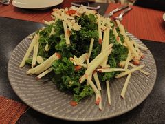 羽衣甘蓝苹果沙拉-WOLFGANG PUCK KITCHEN & BAR(迪士尼小镇店)