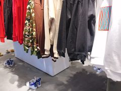 -URBAN REVIVO(欢乐海岸购物中心店)