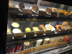 面包甜点陈列柜-MUSANG KING猫山王(龙湖杭州滨江天街店)