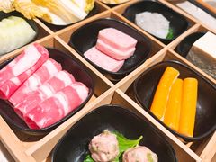 -海底捞火锅鲜切牛肉主题店(长寿路店)