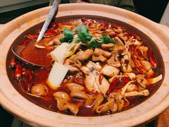 肥肠牛蛙砂锅-马头巷·食景园(苏州总店)