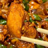 青岛巨好吃的炒鸡，饭点人巨多[流泪]